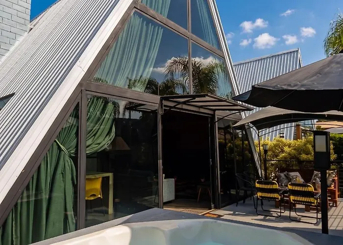 Chalés Alto Padrão com Jacuzzi no Centro de Bonito